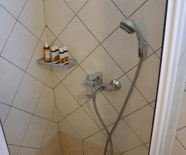 דירה Cute Steps From Catacombs & Bus Stop