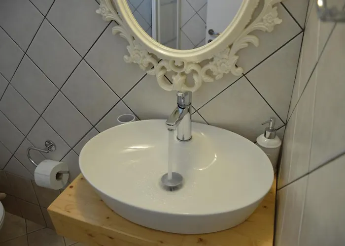 דירה Cute Steps From Catacombs & Bus Stop *