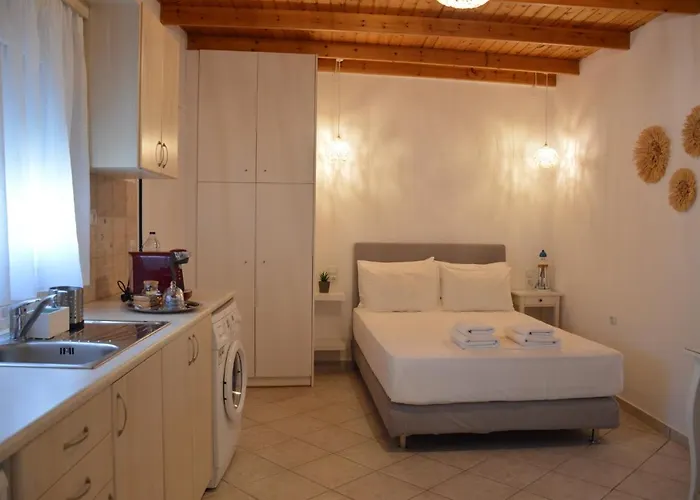 Cute Steps From Catacombs & Bus Stop דירה טריפיטי