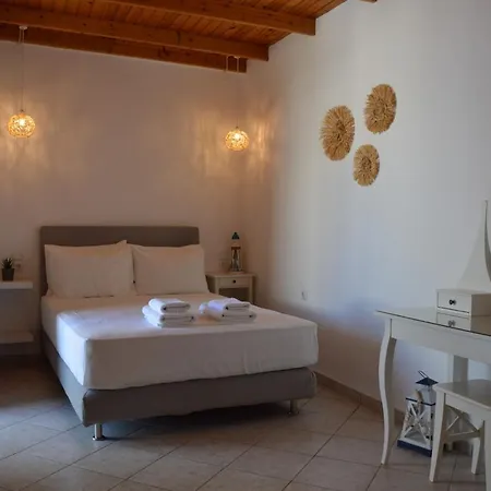 Apartment Cute In Milos Tripiti
