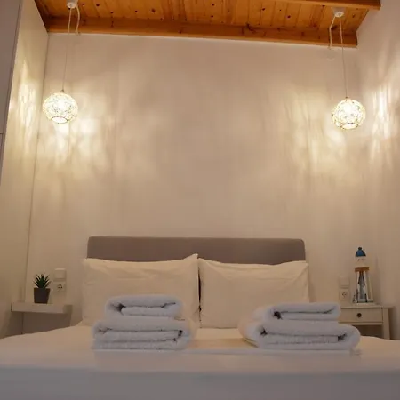 Cute In Milos Tripiti