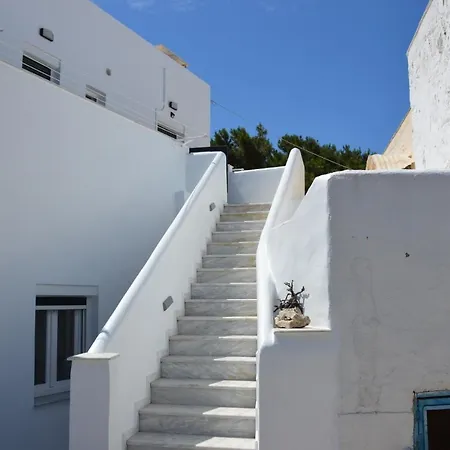 Cute In Milos Tripiti