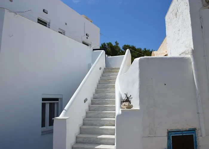 Cute In Milos Trypití