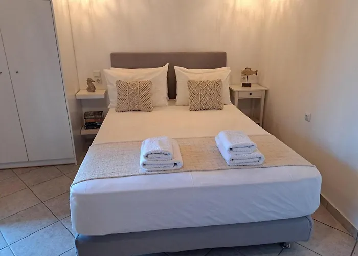 Cute Steps From Catacombs & Bus Stop Lägenhet