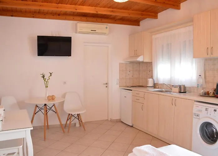 Cute In Milos Trypití